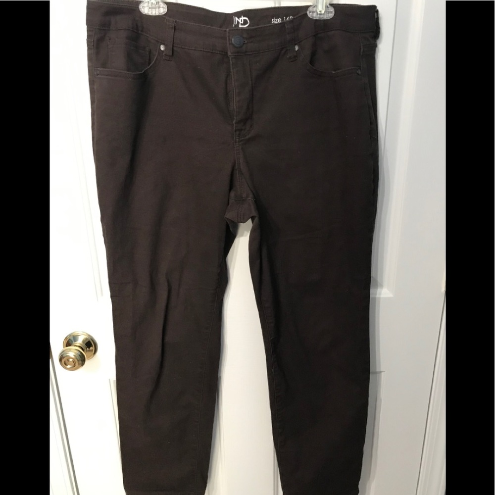 Dark brown chino pant